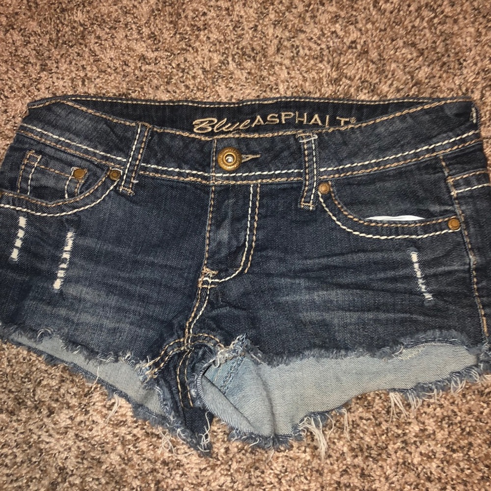Ripped Jean Booty Shorts 🥰